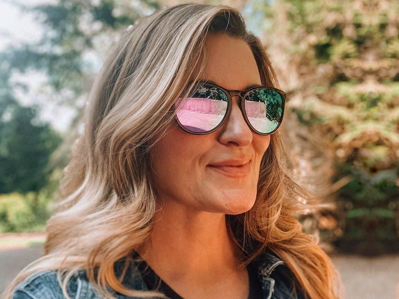 Women Stylish Pink and Black Tortoise Sunglasses Charming Turtle Black Polarized Designer Sunglasses | Black  main image 3
